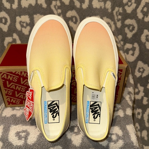 Vans Slip-On Sf Ombre Sunrise π
Multi/Marshmallow New π New π & Neve Used π₯° - Picture 5 of 17